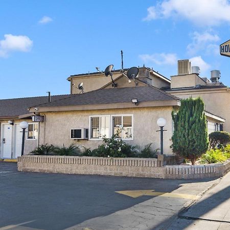 Holly Park Motel Near Lax Lennox Eksteriør billede